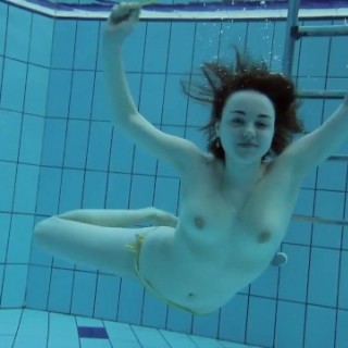 Красавица Лана (Lada) под водой