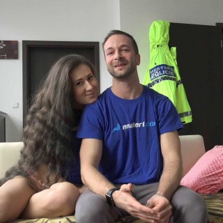 Милая брюнетка круто ебенится