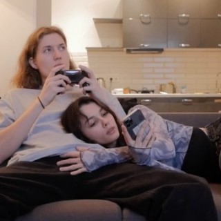 Девочка отсасывает и долбится