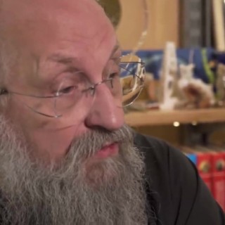 Порно большие жопы ебут пока спит