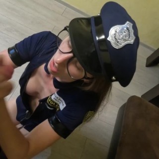 Я в наряде полицейского трахаюсь с начальником