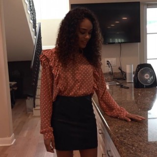 Порно с молодыми в чулках крупным планом