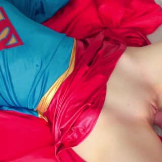 Баба в наряде супермена получила по пизде