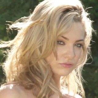 Мастурбация на природе, крошка отлично шалит