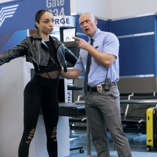 Лысый хер отработал доступную пилотку